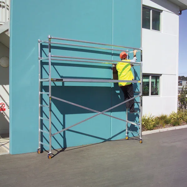Multi-Mobile Expanding Scaffold – 1.9M Easy Access MM253